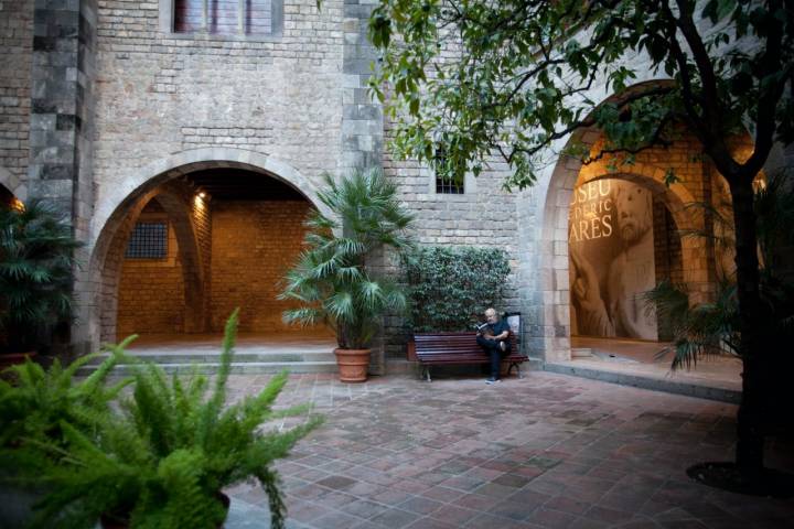 Patio del Museo Frederic Marès (Barcelona).