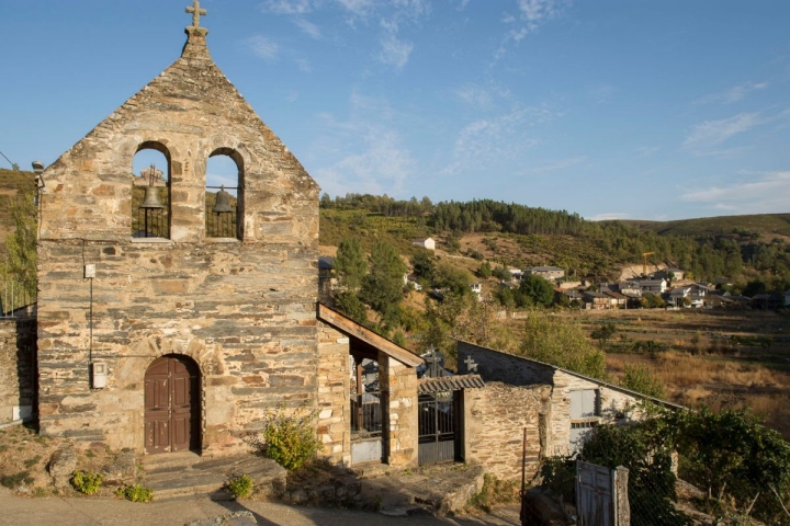 Iglesia de Riohonor de Castilla, la parte española. Foto: Manuel Ruiz Toribio