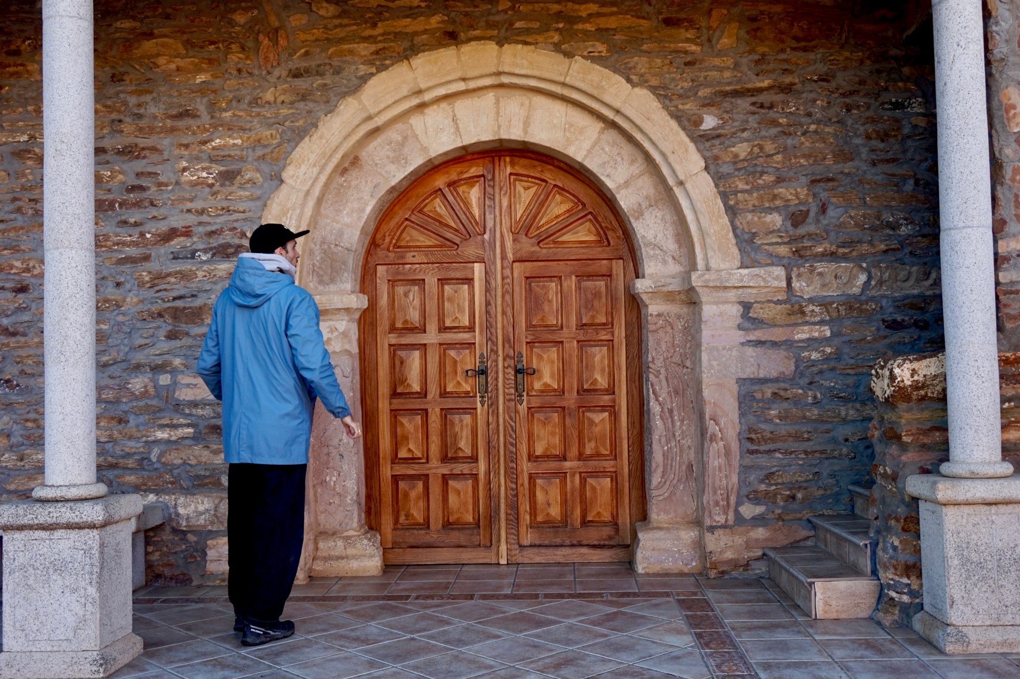Entrada de la Iglesia de Santa Eulalia.