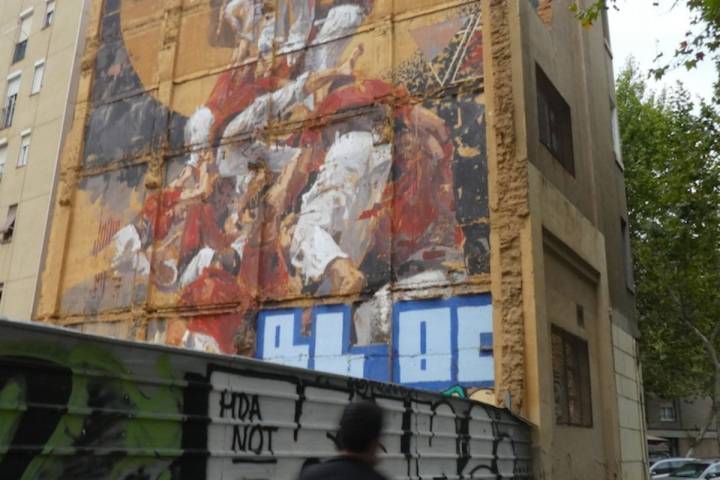 Los 'castellers' de la esquina de la calle Pujades con Lope de Vega.