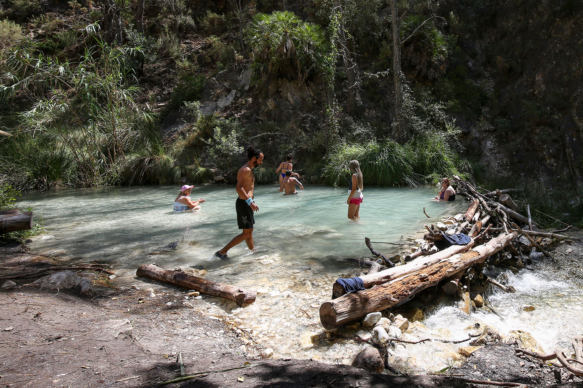 Pozas y saltos de agua en plena sierra malagueña