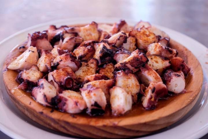 Los isleños vivían antaño del pulpo y hoy sigue siendo un referente que hay que probar.