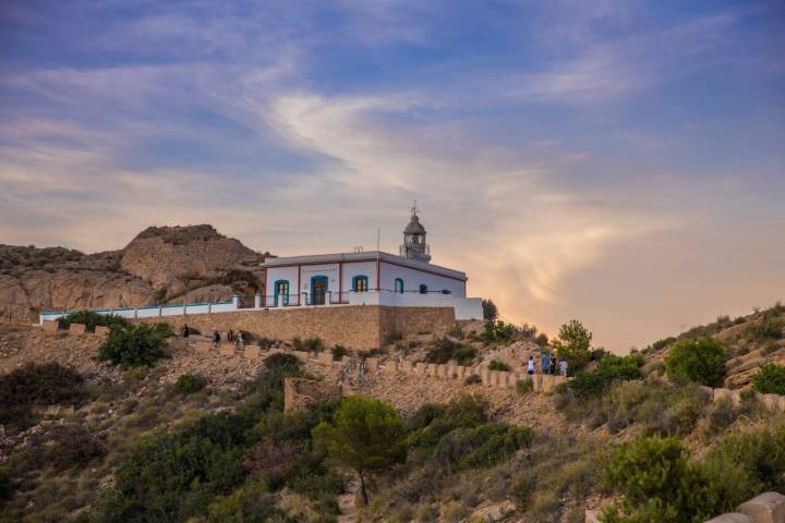 La vista de la subida al faro es de ensueño.