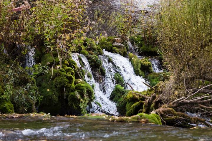 Cascadas en el nacimiento del río Pitarque