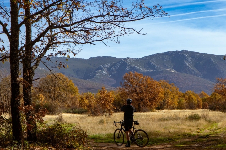 Una bonita forma de hacer la ruta es pedaleando.