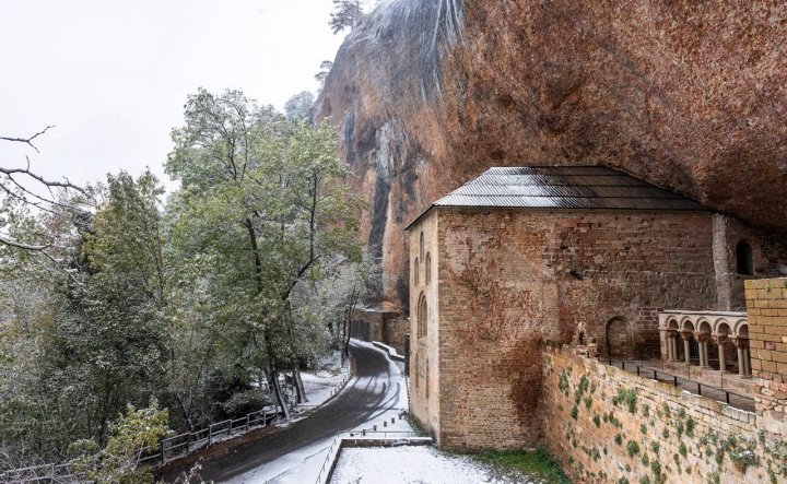 El Monasterio viejo de San Juan de la Peña.