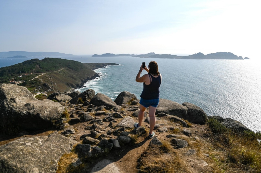 Un paseo entre castros, acantilados y playas vírgenes Un paseo entre castros, acantilados y playas vírgenes