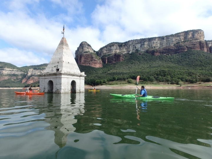 ¿Alguna vez remaste a la altura de un campanario? Foto: Aquaterra Club.