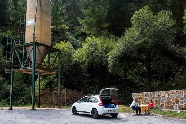 "En coche, que ya no tenemos edad para más".