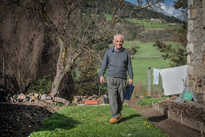 Don Manuel Gutiérrez, cura de Tama e historiador del Valle de Liébana, un sabio heredero de otro cura mítico, Don Desi.