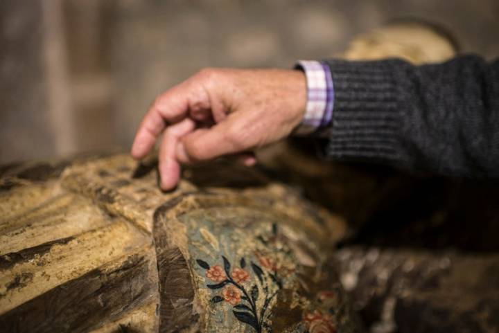 Durante siglos, la devoción por la talla del Santo llevó a los peregrinos a arrancar astillas. Devoción o admiración merecida.