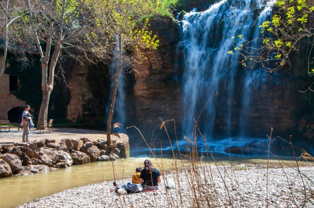 El ameno paseo que va de una presa de los romanos a un pantano actual