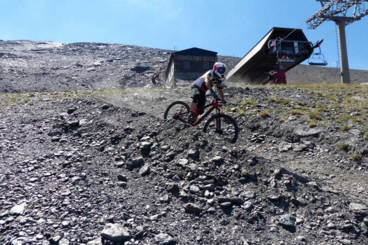 Sierra Nevada en verano. Ciclismo