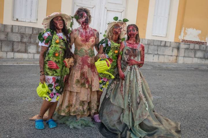 Varias participantes, disfrazadas de zombis, del Festival Internacional de Cine Fantástico