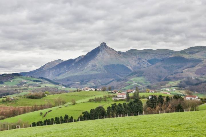 Ruta por el Goierri (Gipuzkoa): monte Txindoki, en el Parque Natural de Aralar