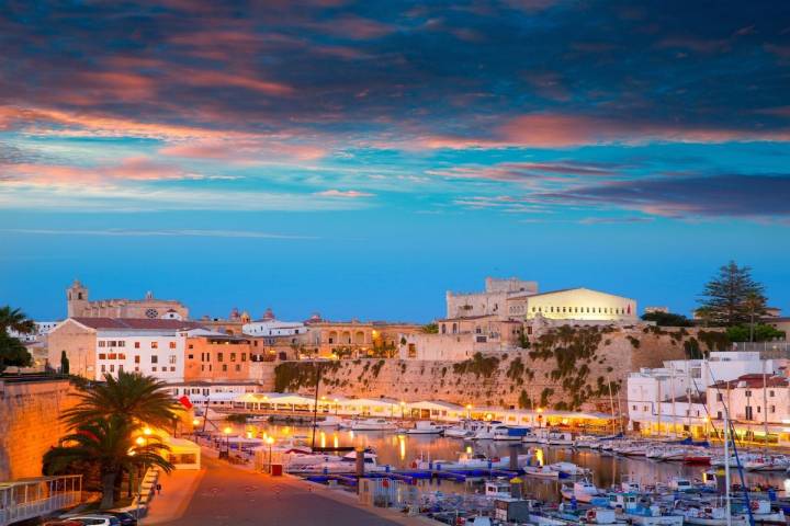 Ciutadella siempre enamora. Foto: Shutterstock.