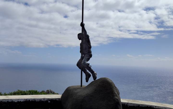 Escultura Salto del Enamorado