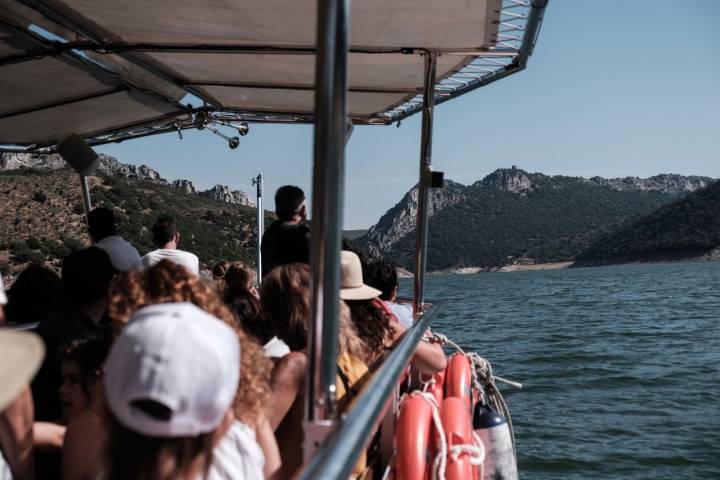 Desde la cubierta se observa la distribución de la flora de la reserva. Foto: Hugo Palotto