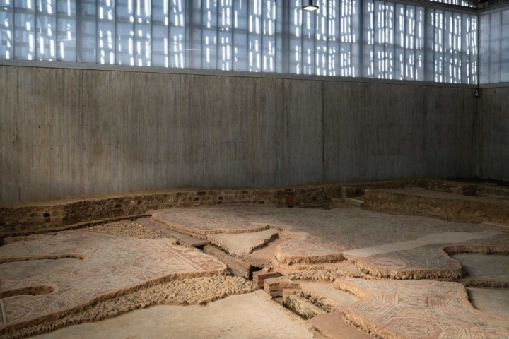 Como también se aprecia el sistema que usaban de desagüe. Como también se aprecia el sistema que usaban de desagüe.