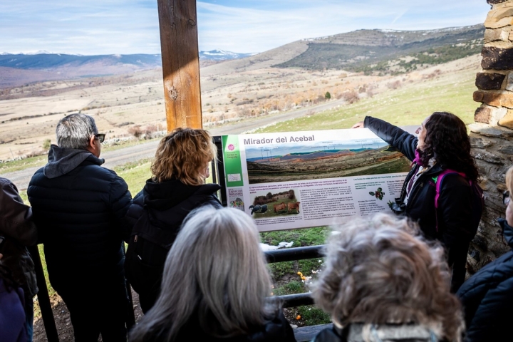 Cristina habla también de los territorios vecinos al acebal.