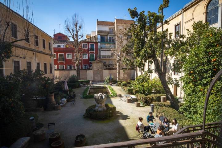 patio facultad traduccion granada