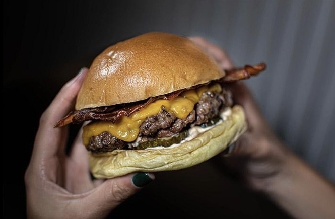 Naches Burger Bar